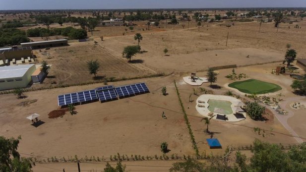 mobiles Solarkraftwerk für einen chilenischen Supermarkt